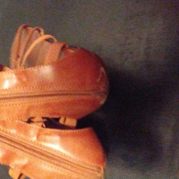 Sandals - Picture 7 of 7